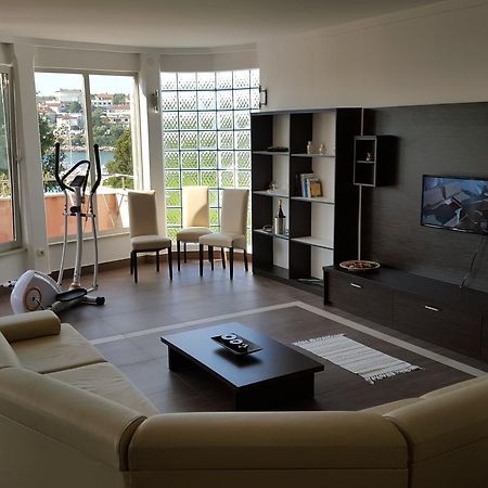 Apartments Seafront Villa Пула Экстерьер фото